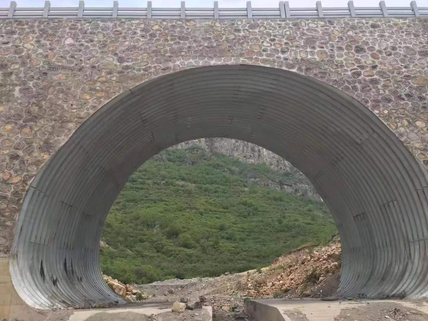 14米跨拱形桥.jpg